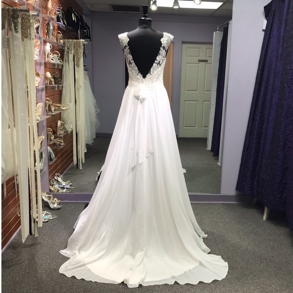 Lia Mia - Style OC2028 - Size 12 - Ivory - Picture 2 of 4